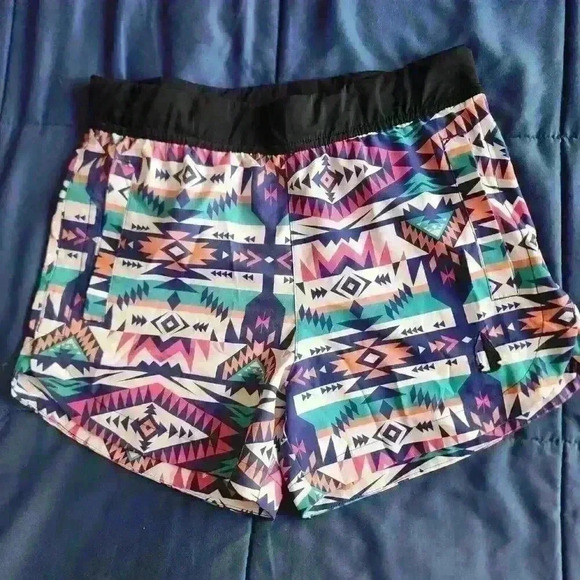 Tachuntfish THF Athletic Shorts Womens Sz M WARRIOR Pockets Logo Active Gym‎ Run - Picture 1 of 3